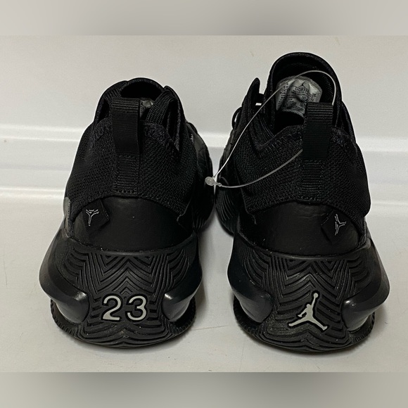 Jordan Stay Loyal 2 (GS) Black Metallic Silver SZ 6Y  DQ8398 001